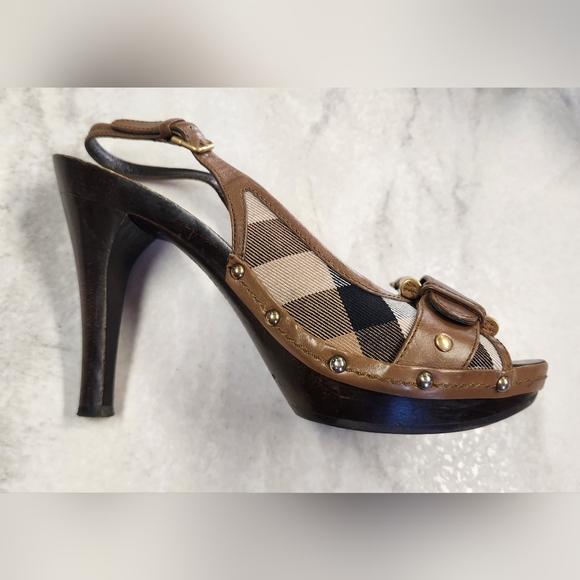 VINTAGE BURBERRY Peep-toe Slingback Heels - Picture 16 of 16